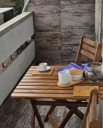 Panoramic View 公寓 多布里奇